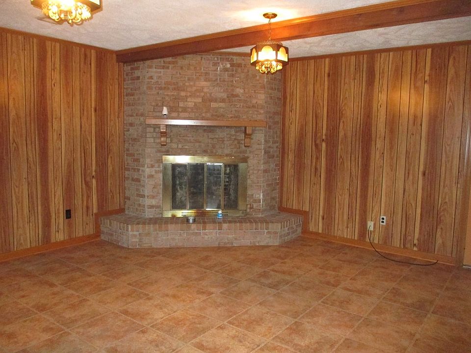 2nd image of 413 Evans St