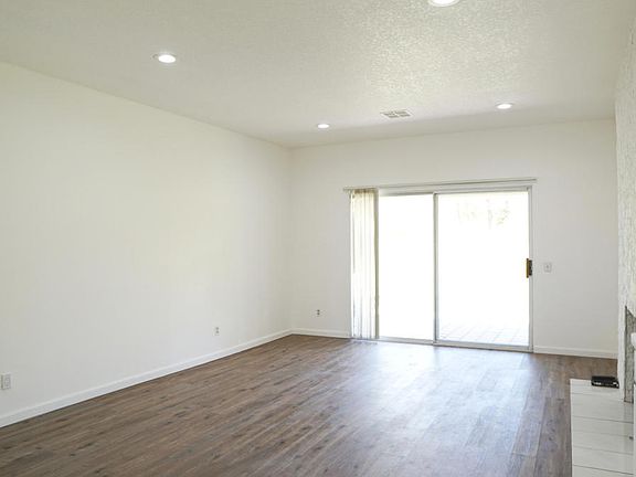 3rd image of 259 Desert Falls Dr E