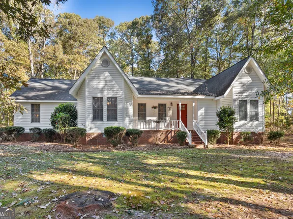 1372 Plantation Dr, Sandersville, GA 31082