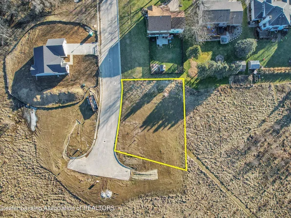 205 Stratford Dr, Mason, MI 48854