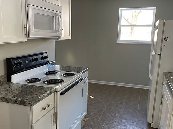 4th image of 4432 W Bellview Dr APT A