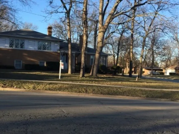 2350 Brookside Ave, Waukegan, IL 60085