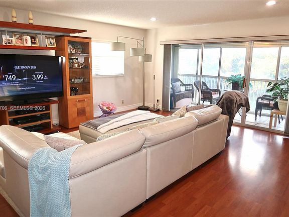 3rd image of 701 SW 128th Ave APT 401F