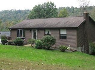 1058 Middletown Rd, New Stanton, PA 15672