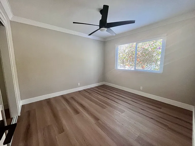 982 Ravenscourt Ave #2 — Photo 9