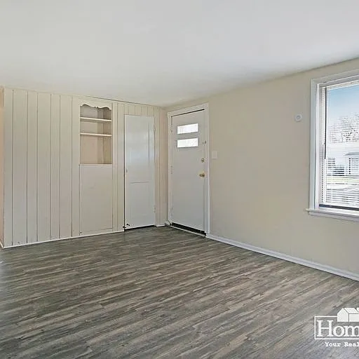 937 Roosevelt St — Photo 4
