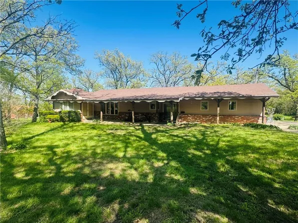 21320 148th St, Maryville, MO 64468