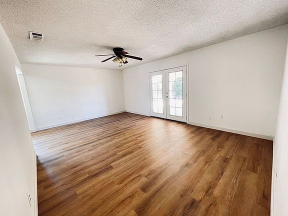 5th image of 3907 N Claremont Ave