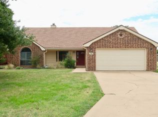 2705 Holliday St, Plainview, TX 79072