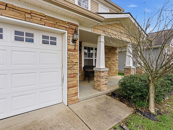 4th image of 916 Applecross Dr