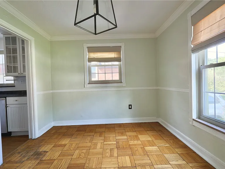 633 Crystal Dr — Photo 7