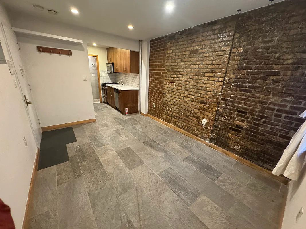 102 Bayard Street 1R