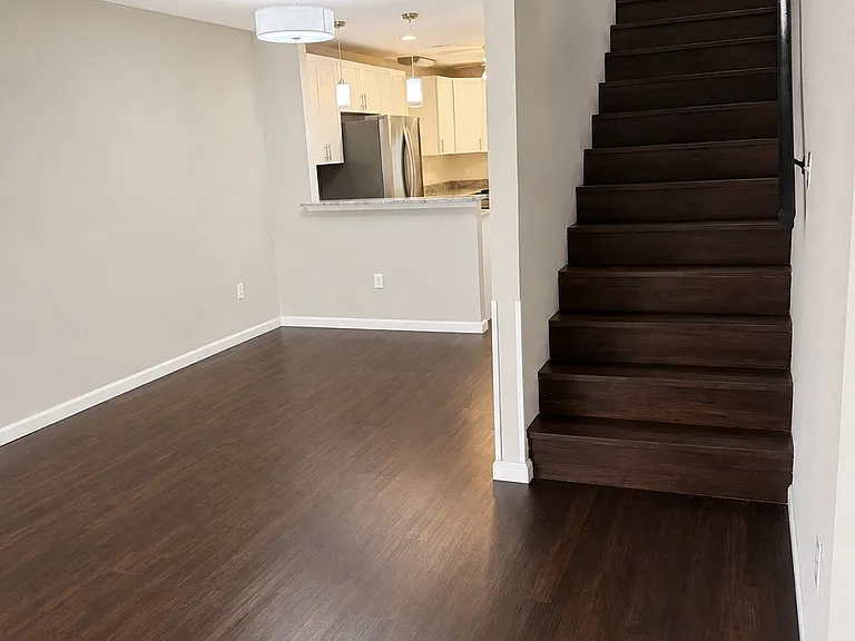 210 W Austin St #112 — Photo 2