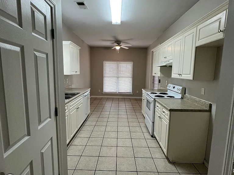 1274 Pebble Creek Cir — Photo 33