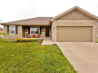 565 S Maple St, Gardner, KS 66030
