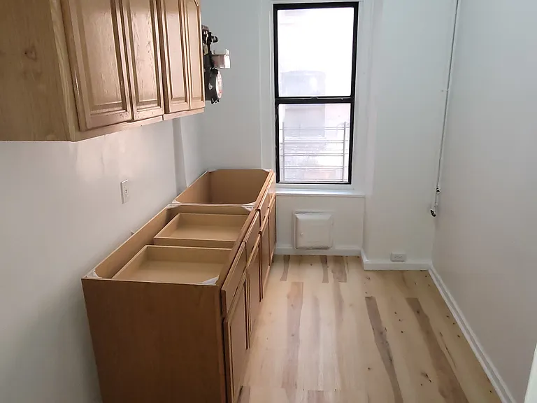 2387 Morris Ave #A7 — Photo 10