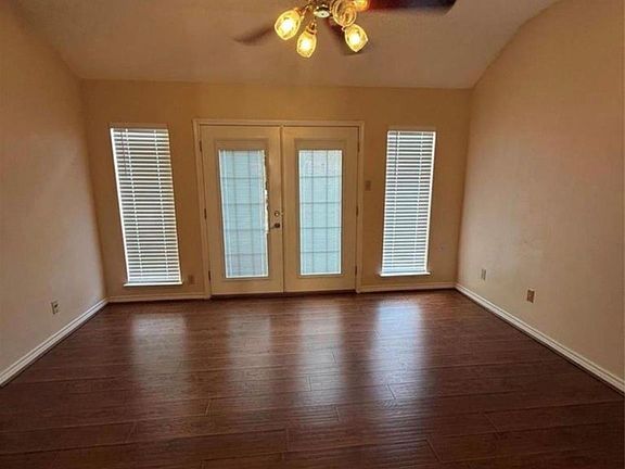 5th image of 4027 Summit Valley Dr