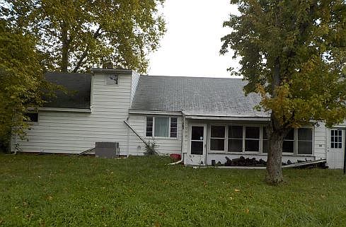 2nd image of 355 S Greenwood St