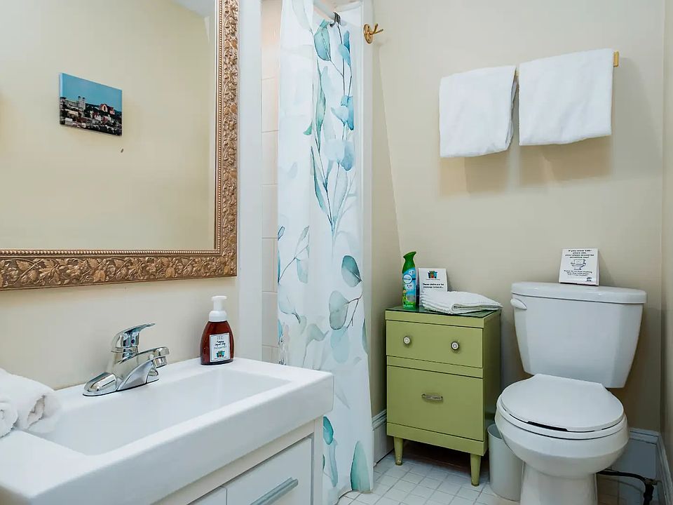 1st image of 1058 Roewill Dr #3