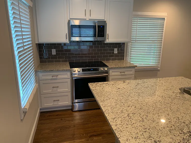 3901 Slagle Dr — Photo 2