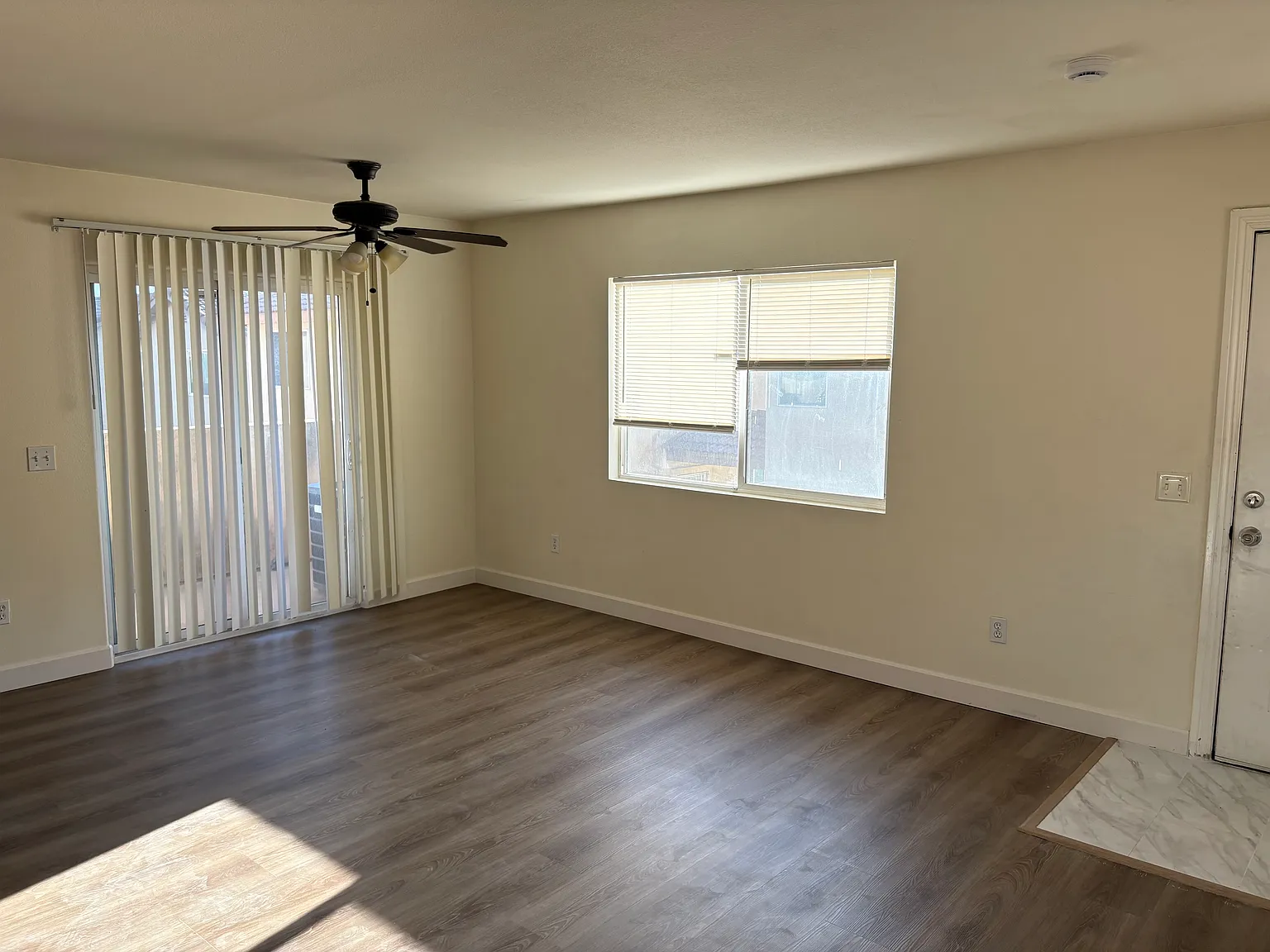 2 bed, 900 sqft, $2,200 — Photo 2