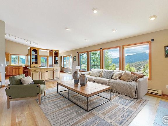4th image of 275 Solomon Dr