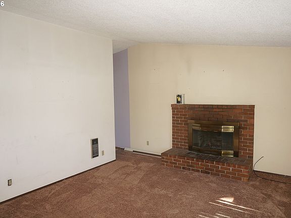 3rd image of 15004 NE 7th St