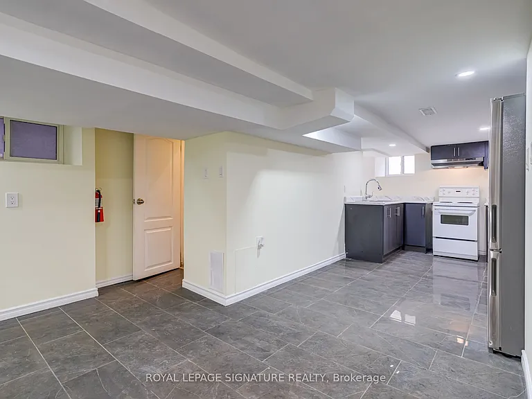 212 Wellington St N #BASEMENT — Photo 6