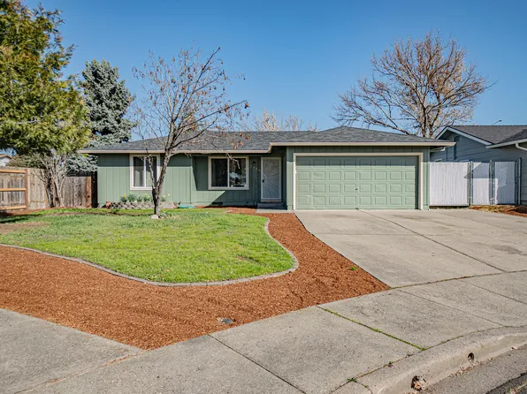 2739 Jim Cir, White City, OR 97503