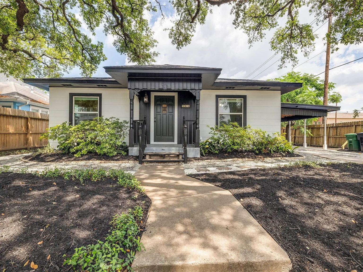 3 bed, 2.0 bath, 1574 sqft, $3,600 — Photo 2