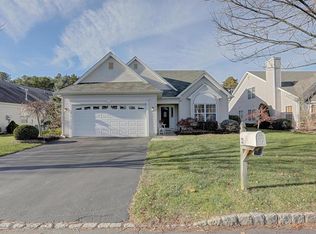 32 Sandhurst Rd, Lakewood, NJ 08701