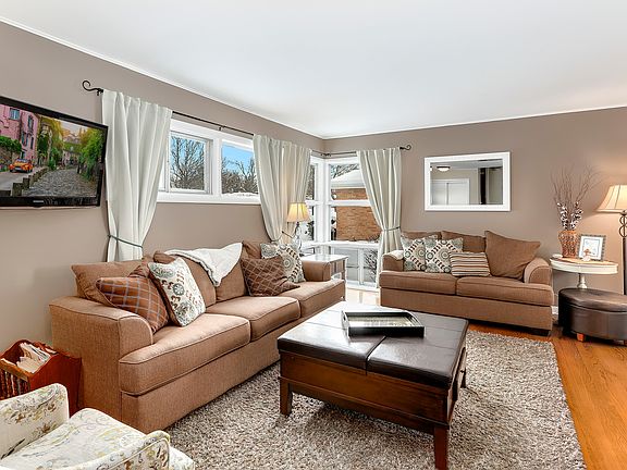 3rd image of 338 W Cheryl Ln