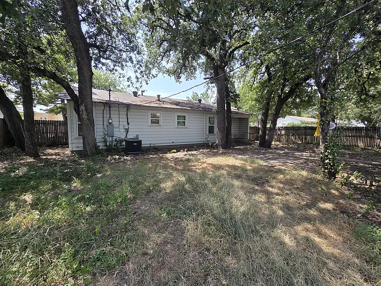 558 Harrison Ln — Photo 24