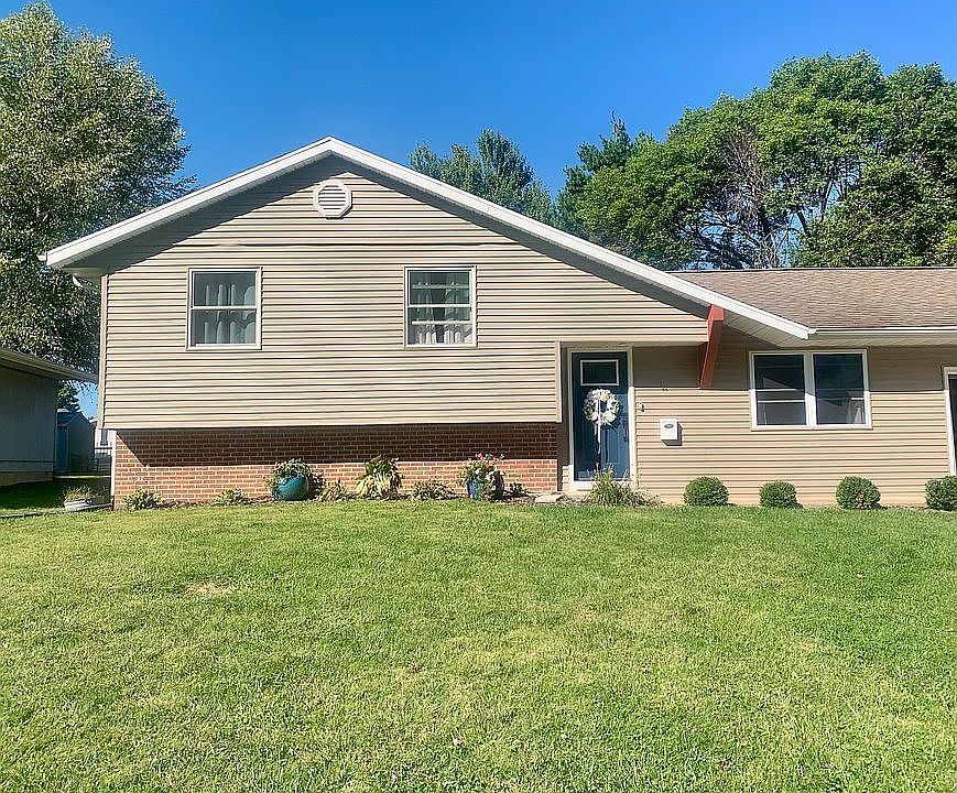 1st image of 17 Greenbriar Dr