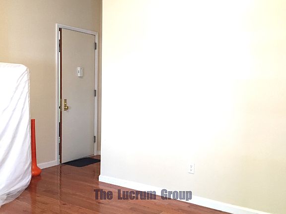 2nd image of 260 19th St APT 1