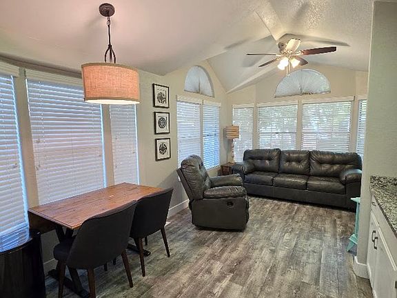 5th image of 45 Cottonwood Ln