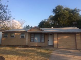 1011 W Lone Star Ave, Cleburne, TX 76033