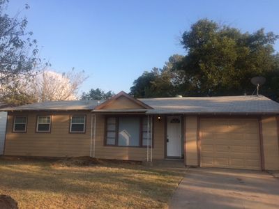 1011 W Lone Star Ave, Cleburne, TX, 76033