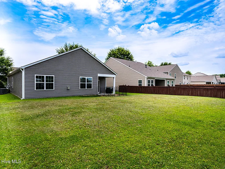 417 Ginger Dr — Photo 4