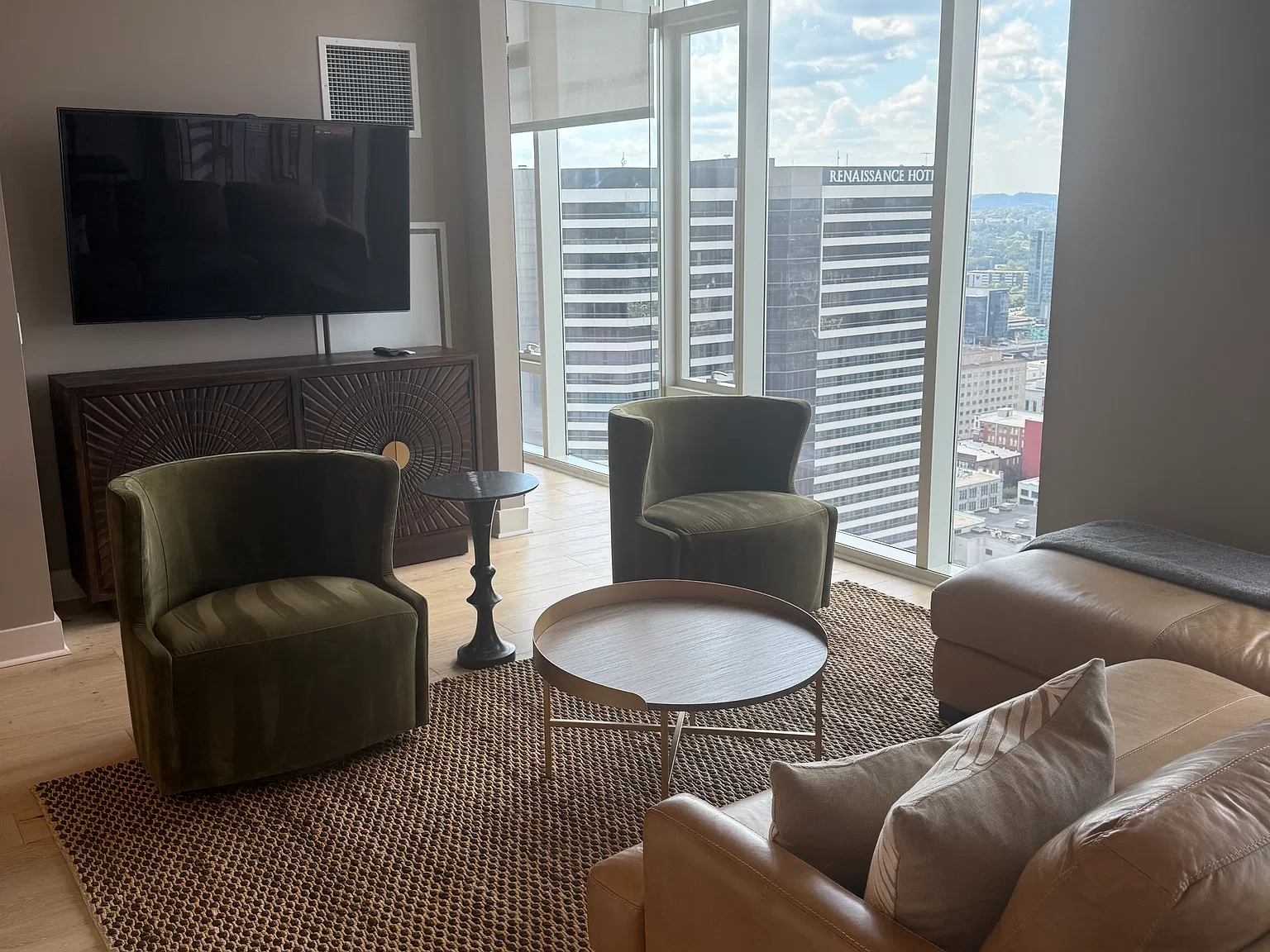 2 bed, 1085 sqft, $4,800 — Photo 3