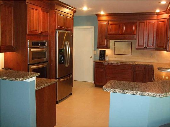 5th image of 3200 Maple St NE