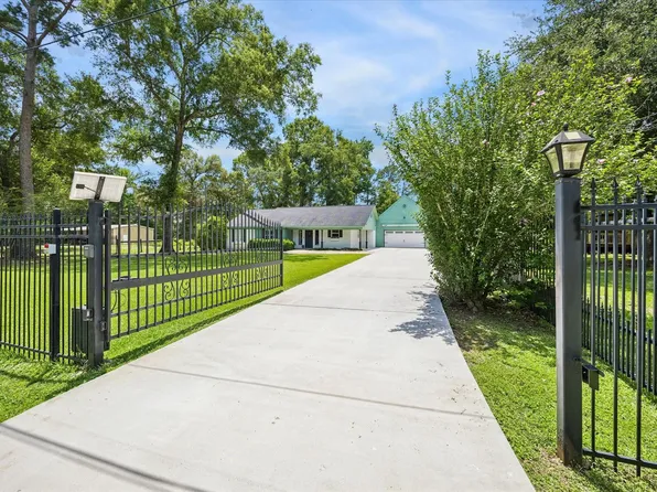 15432 Esther Dr, Conroe, TX 77384