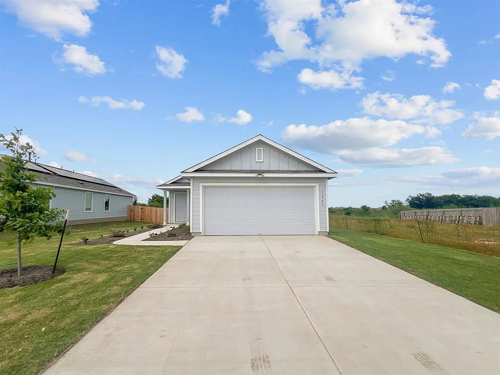 3 bed, 2.0 bath, 1402 sqft, $1,850 — Photo 3