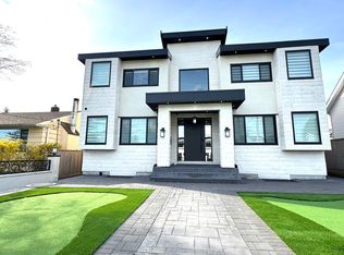 8061 11th Ave, Burnaby, BC V3N2N8