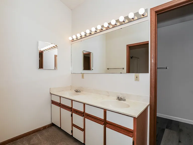 1001 Fannon Dr — Photo 55