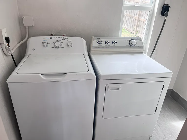 1405 N J Ter — Photo 18
