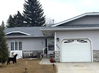 4102 W Silverpark Estates Close, Olds, AB T4H1B4