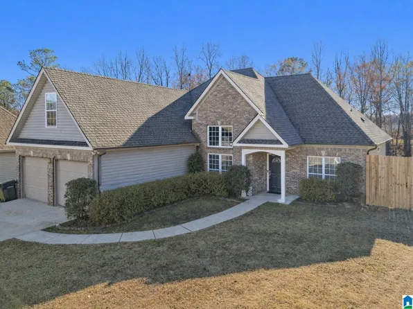 129 Hermitage Ln, Calera, AL 35040