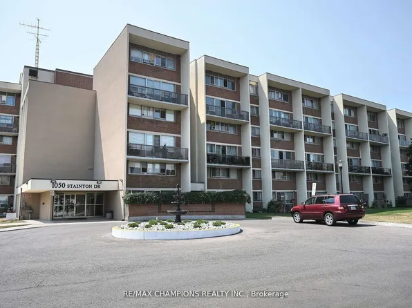 1050 Stainton Dr E #112, Mississauga, ON L5C 2T7