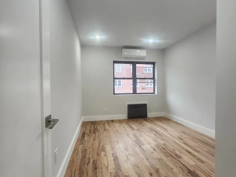 1424 E 102nd St #2A — Photo 9